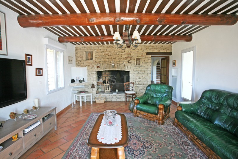 For sale in Luberon, large stone house with guest houses in Luberon with swimming pool, views and terraces. 