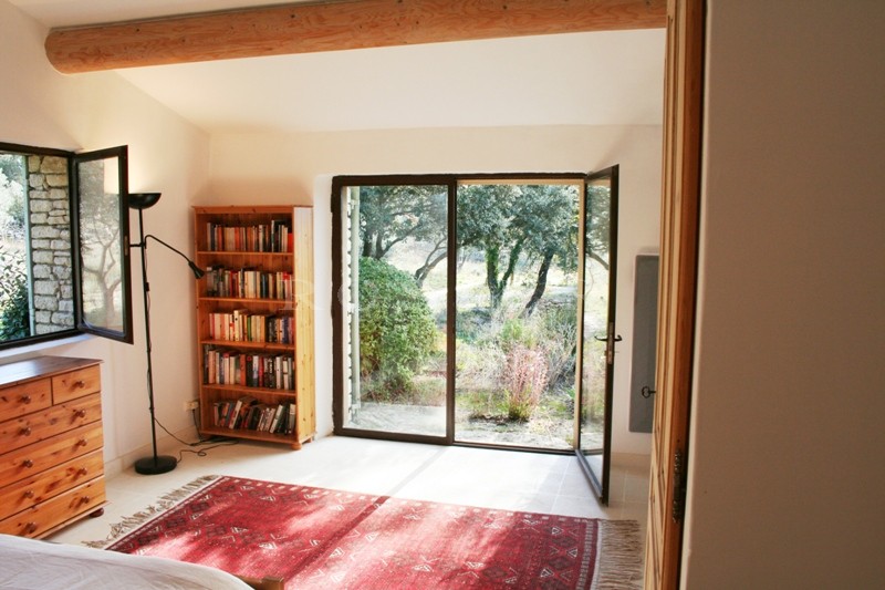 In Provence, Luberon, in Gordes, for sale, stone property in a beautiful location with swimming pool and tennis court