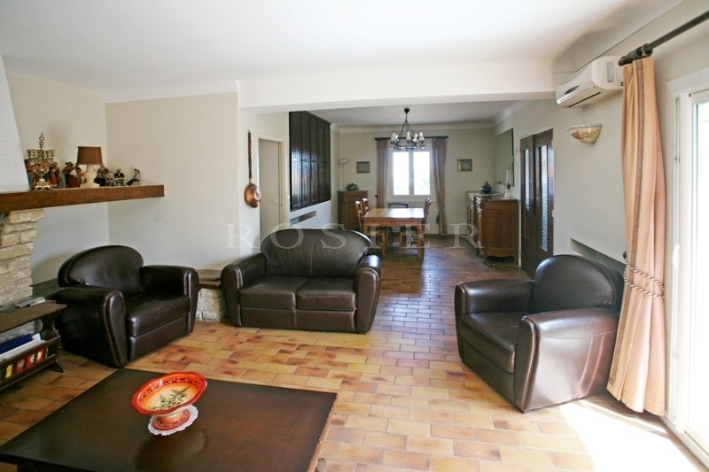 Gordes, for sale, lovely location for this stone house with sunny terrace on the Luberon and garden. 