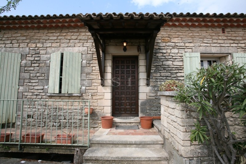 Gordes, for sale, lovely location for this stone house with sunny terrace on the Luberon and garden. 