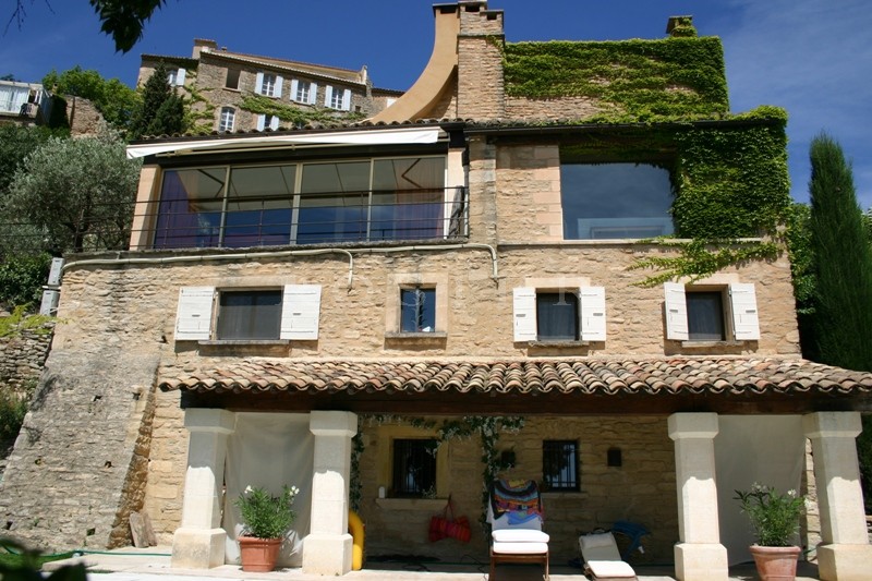 For sale in Luberon by ROSIER, beautiful house on the outskirts of Gordes with infinity swimming pool and panoramic view facing the Luberon