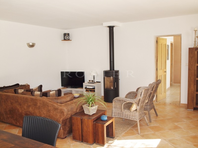 Near the hilltop village of Lacoste, for sale, contemporary of 6 main rooms, with a beautiful terraces, landscaped garden and heated swimming pool.