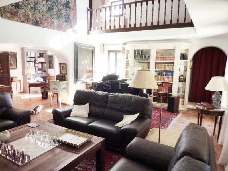 For sale in Luberon by ROSIER, authentic renovated provençal farmhouse with a large terrace, a swimming pool on a 7 900 m² park