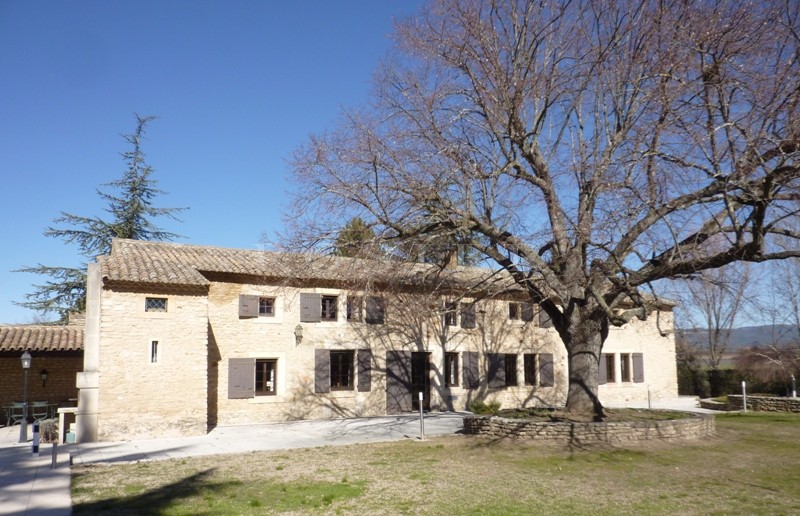 For sale in Luberon by ROSIER, authentic renovated provençal farmhouse with a large terrace, a swimming pool on a 7 900 m² park