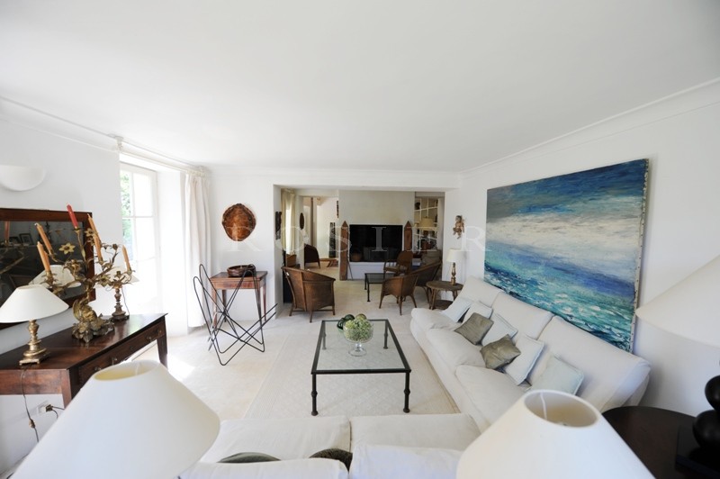 For sale, in the golden triangle of the Luberon, authentic farmhouse on a superb landscape land