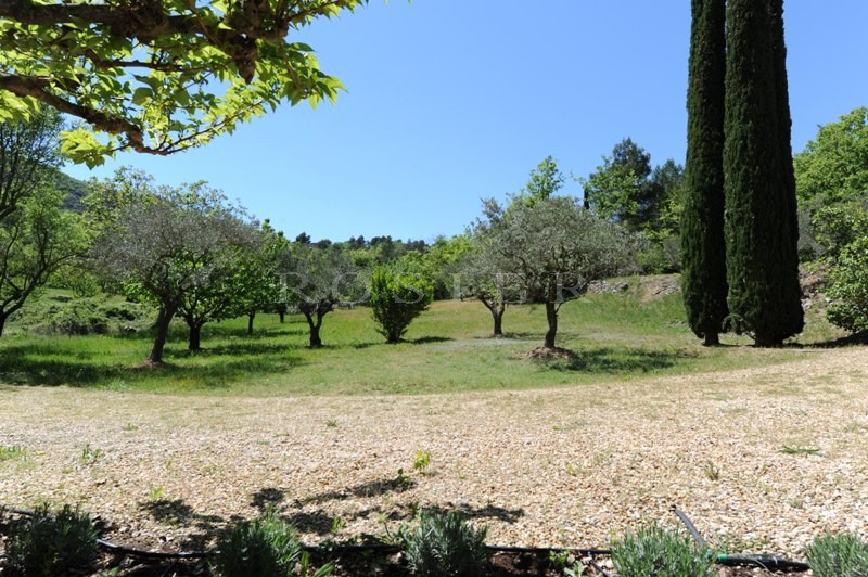 For sale, in the golden triangle of the Luberon, authentic farmhouse on a superb landscape land