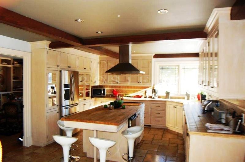 Canada, Laurentides, for sale real canadian chalet with a guest house and 2 lakes in a breathtaking scenery.