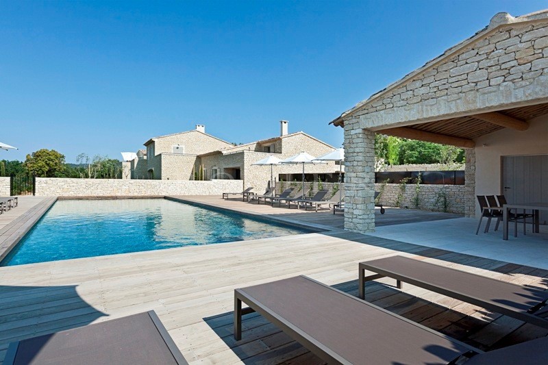 For sale, in Gordes, appartment                                                                                                                                                                                                                                                                                                                                                                                                                                                                                                                                                                                                                                                                                                                                                                                                                                                                                                                                                                                                                                                                                                                                                                                                                                                                                                                                                                                                                                                                                                                                                                                                                                                                                                                                                                                                                                                                                                                                                                                                                                                                                                                                                                                                                                                                                                                                                                                                                                                                                                                                                                                                                                                                                                                                                                                                                                      For sale, in Gordes, appartment in a small condo with wimming pool in common and a 3 300 m² garden                                                                                                                                                                                                                                   