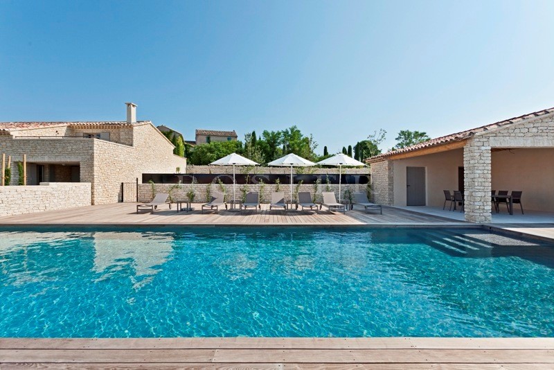 For sale, in Gordes, appartment                                                                                                                                                                                                                                                                                                                                                                                                                                                                                                                                                                                                                                                                                                                                                                                                                                                                                                                                                                                                                                                                                                                                                                                                                                                                                                                                                                                                                                                                                                                                                                                                                                                                                                                                                                                                                                                                                                                                                                                                                                                                                                                                                                                                                                                                                                                                                                                                                                                                                                                                                                                                                                                                                                                                                                                                                                      For sale, in Gordes, appartment in a small condo with wimming pool in common and a 3 300 m² garden                                                                                                                                                                                                                                   