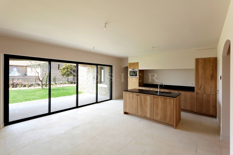 For sale, in Gordes, appartment                                                                                                                                                                                                                                                                                                                                                                                                                                                                                                                                                                                                                                                                                                                                                                                                                                                                                                                                                                                                                                                                                                                                                                                                                                                                                                                                                                                                                                                                                                                                                                                                                                                                                                                                                                                                                                                                                                                                                                                                                                                                                                                                                                                                                                                                                                                                                                                                                                                                                                                                                                                                                                                                                                                                                                                                                                      For sale, in Gordes, appartment in a small condo with wimming pool in common and a 3 300 m² garden                                                                                                                                                                                                                                   