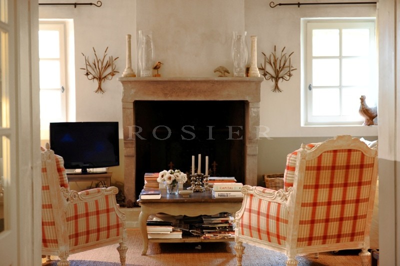 Luberon, for sale, minutes away from Gordes and Ménerbes, stone property with heated swimming pool and pool house