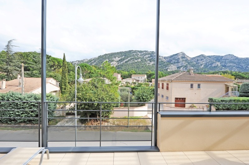 For sale, in Luberon, lovely appartment with terrace and view on the Luberon