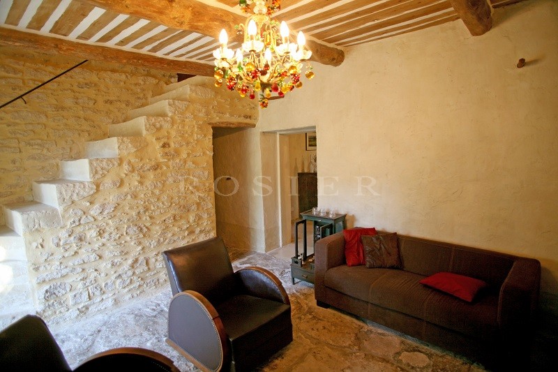 Near Gordes in Luberon, for sale, beautiful sheepfold in stones on 3 hectares of land
