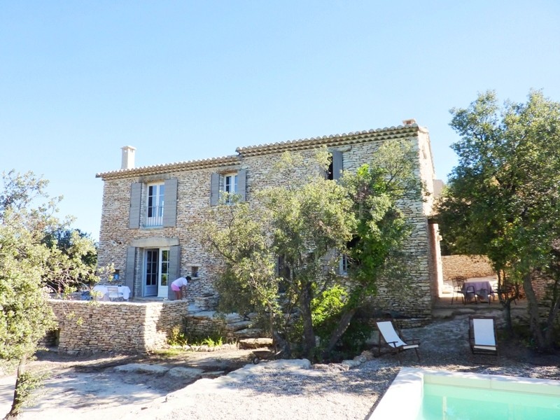 For sale in the Luberon, lovely hamlet house with guest house, garden and swimming pool