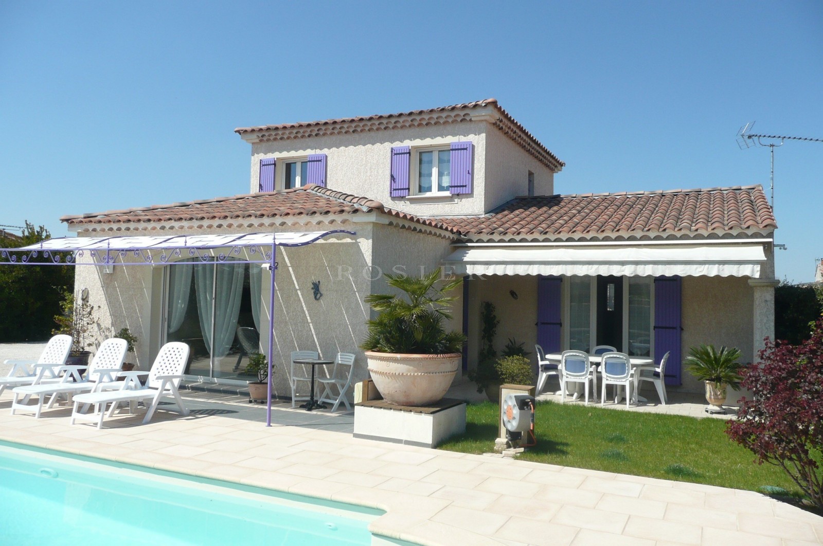 Isle sur la Sorgue - Beautiful contemporary villa in a small upscale calm neighborhood