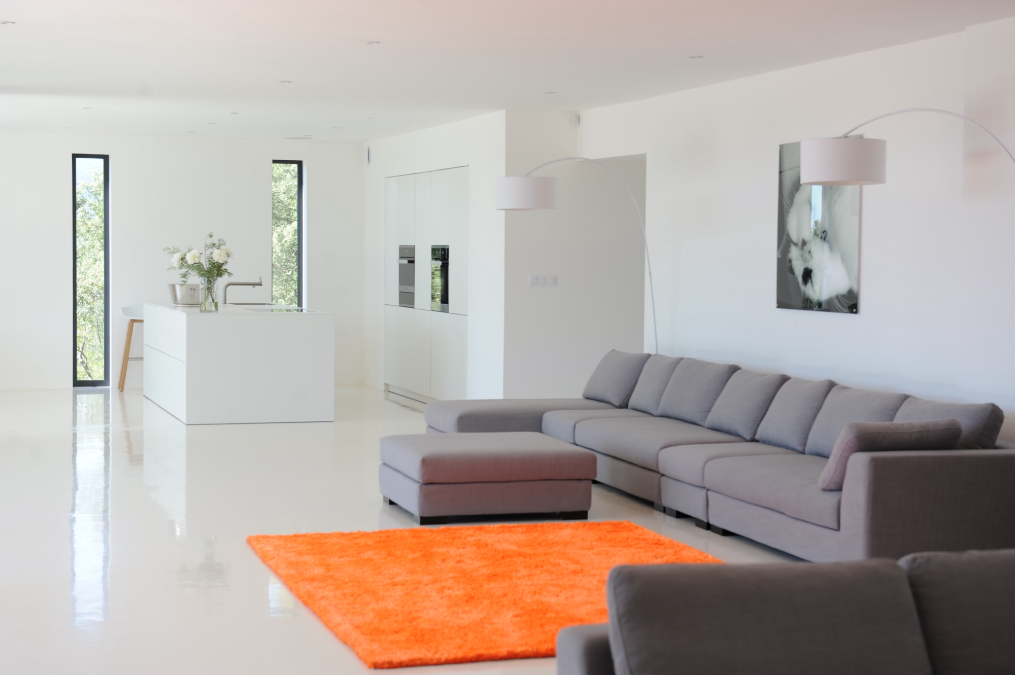 In the heart of the Luberon, contemporary single storey house with swimming pool and views