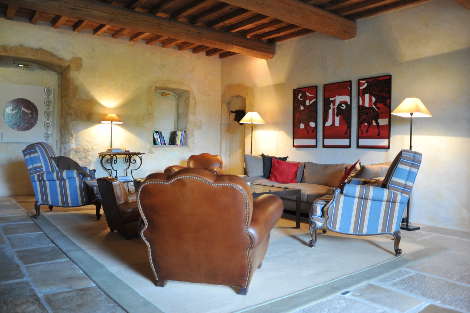 Close to St Remy de Provence, for sale, exclusive stone farmhouse with garden, swimming pool and pool house