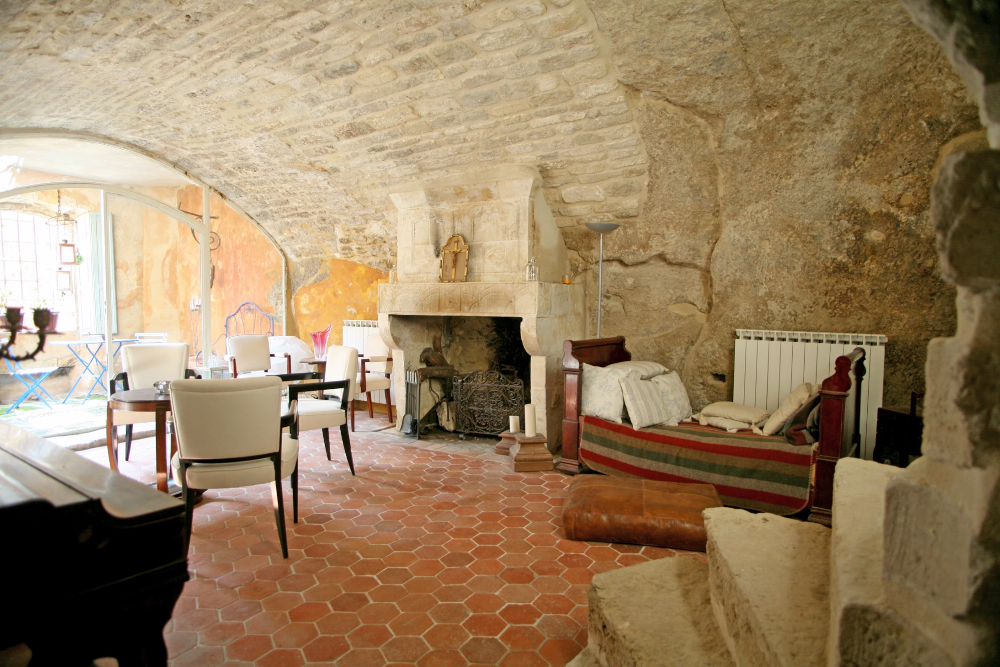 For sale in Provence, in Luberon, in a famous hilltop village, superb XVIIth century village house with patio and terrace. 
