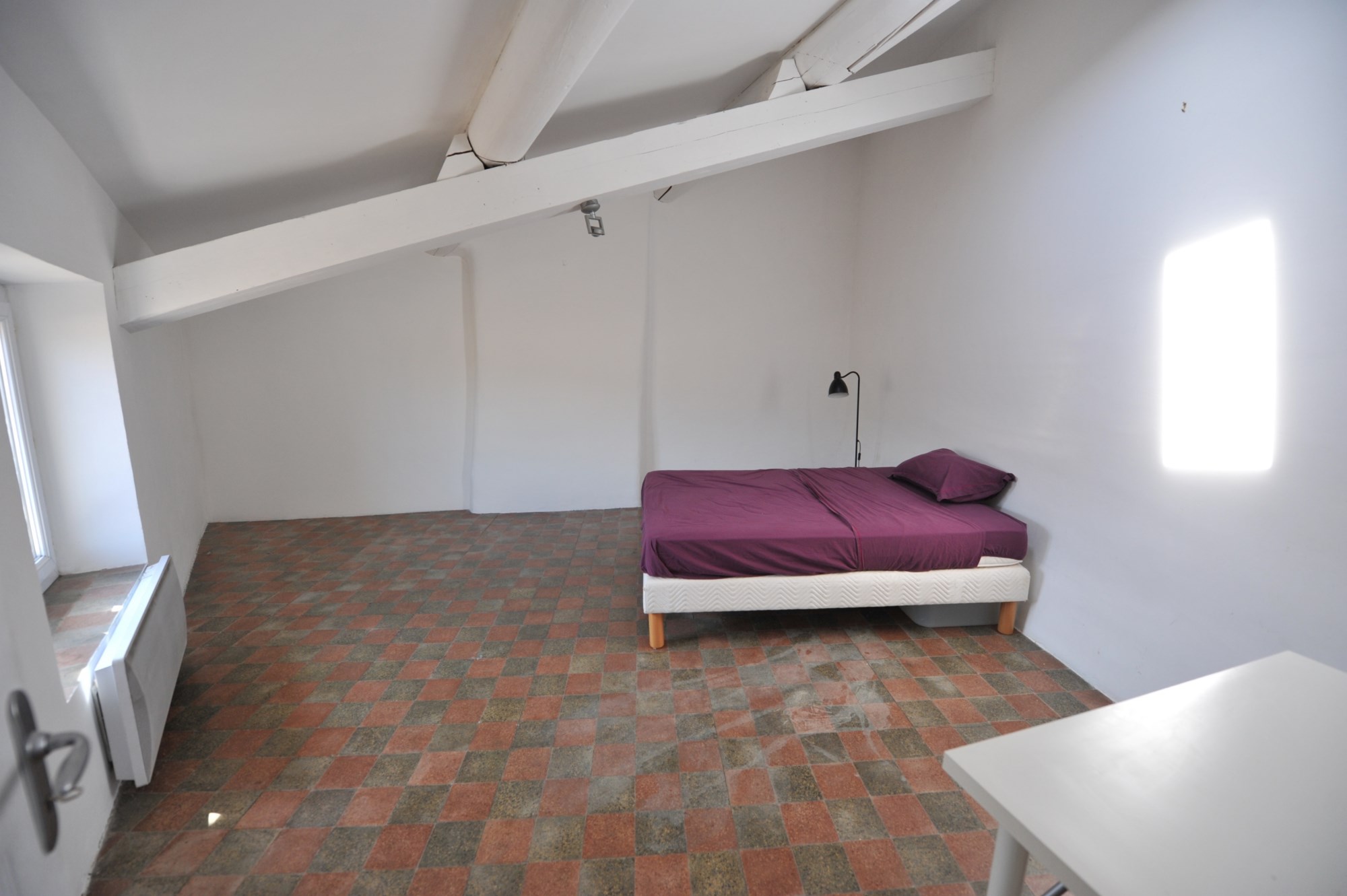 In the heart of one of the most prestigious hilltop villages of the Luberon, a renovated village house for sale. Ideal for conversion to a commercial enterprise.