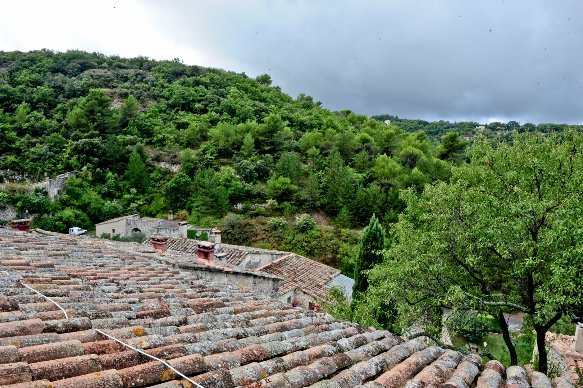 Close to Pernes les Fontaines, for sale, a lovely village house