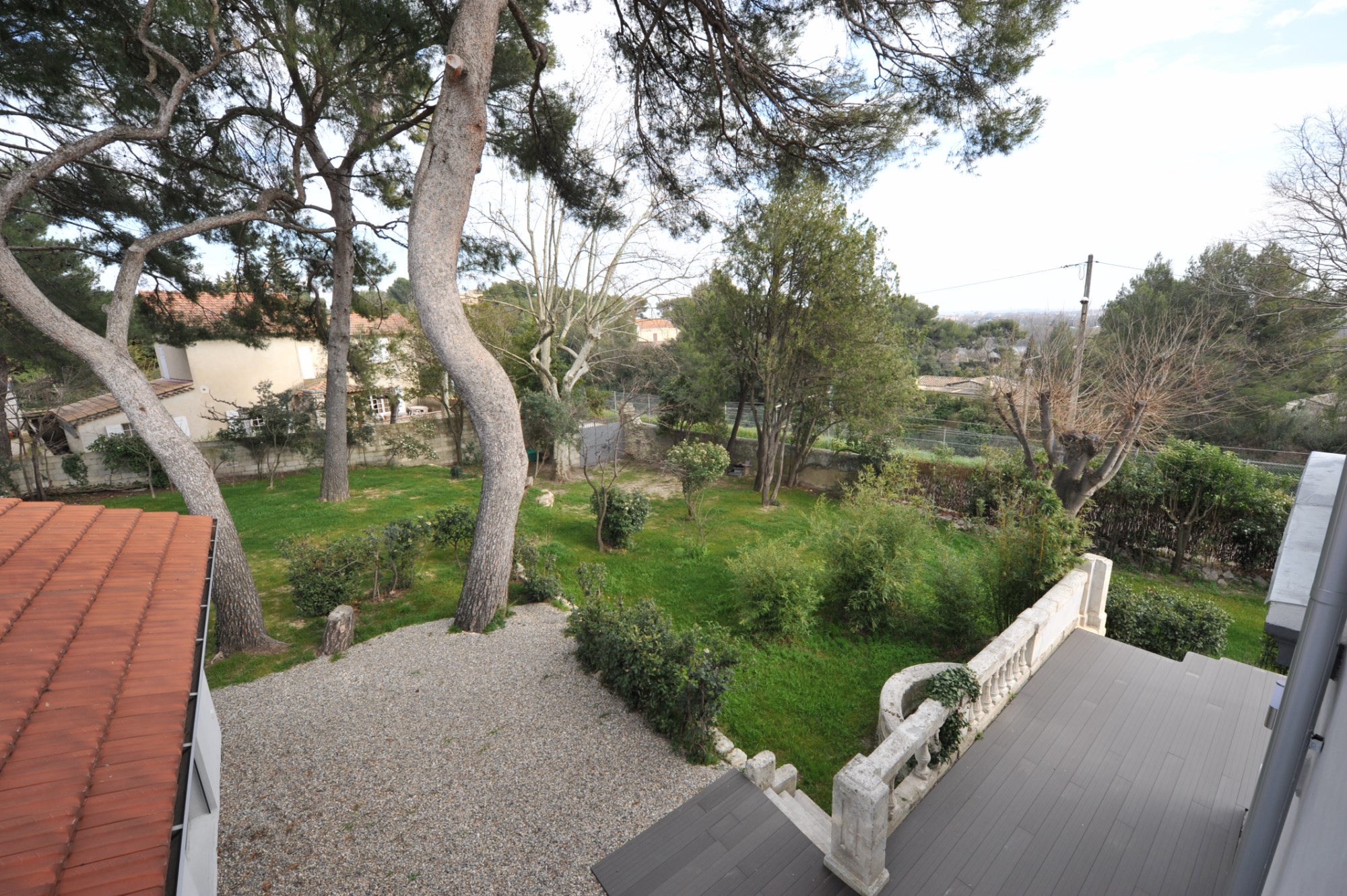 Near Avignon, for sale, beautiful house with garden and lovely views on the valley du Rhone
