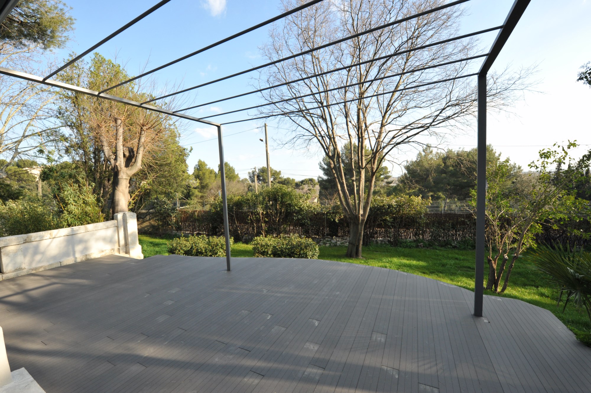 Near Avignon, for sale, beautiful house with garden and lovely views on the valley du Rhone