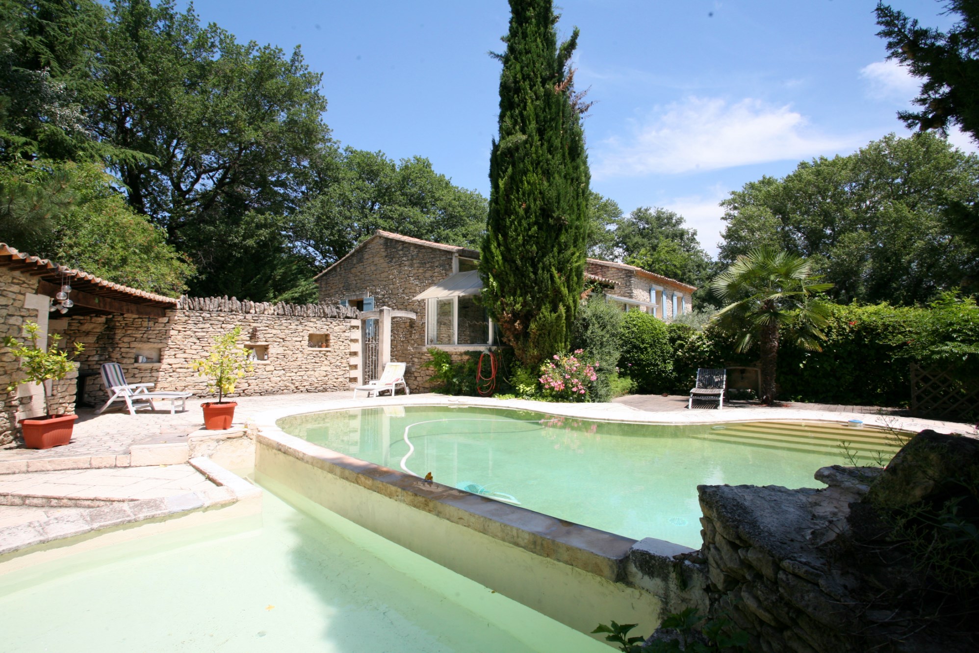 In Luberon, for sale, close to a selected village in Luberon, recent house with a garden and a swimming pool