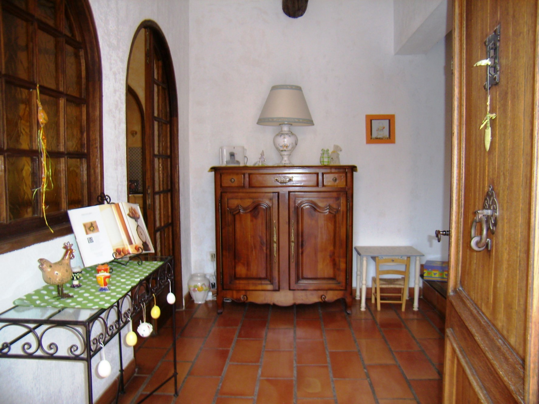 In Luberon, for sale, close to a selected village in Luberon, recent house with a garden and a swimming pool