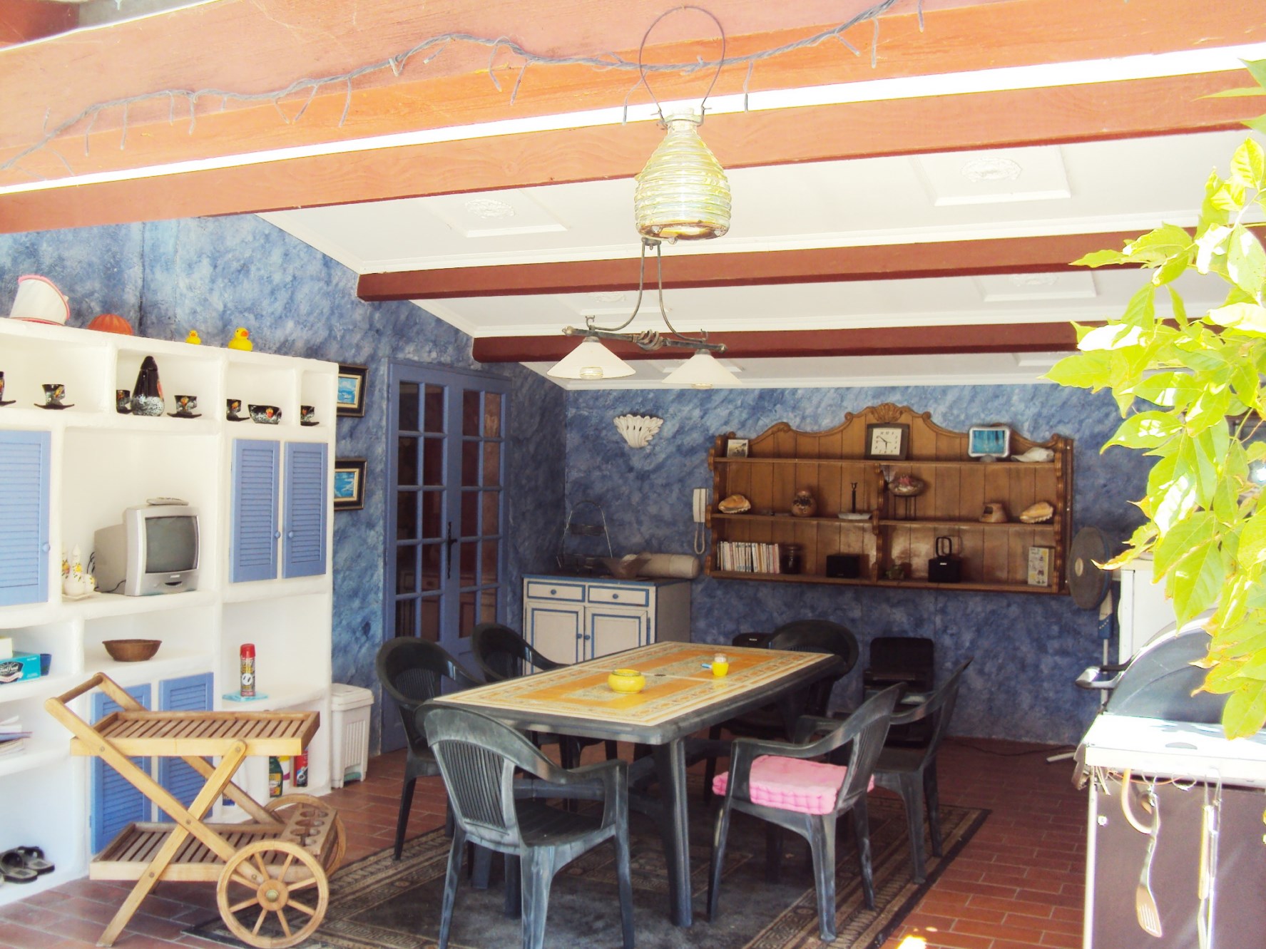 For sale In Provence, contemporary house between Alpilles and Luberon with swimming pool