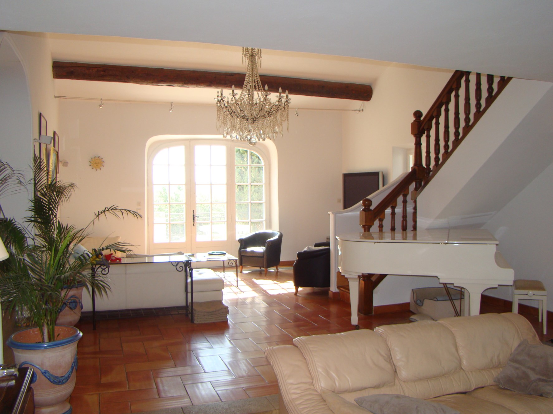 For sale on the Luberon, large stone house on a park of an hectare and swimming pool