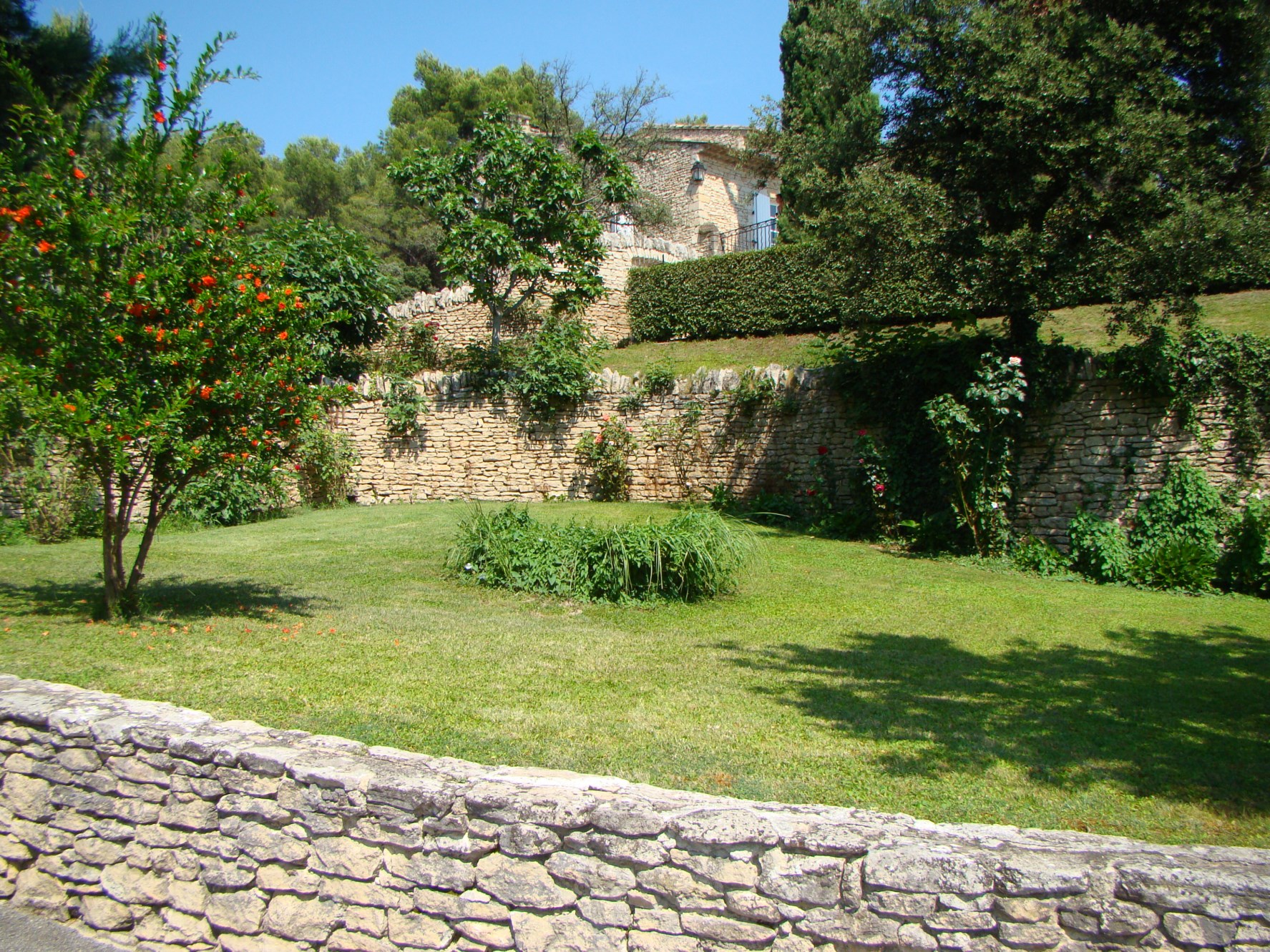 For sale on the Luberon, large stone house on a park of an hectare and swimming pool