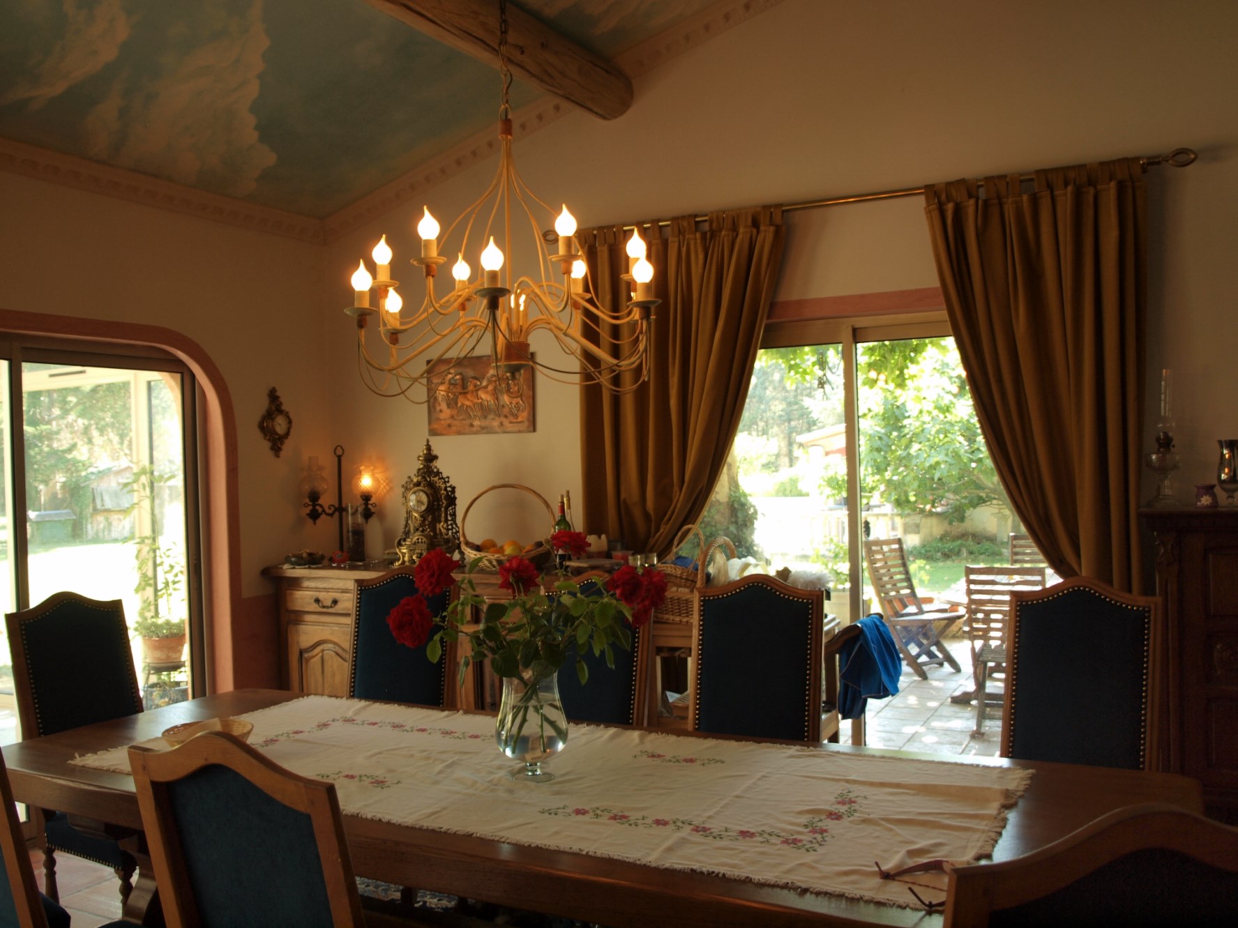 For sale In Provence, contemporary house between Alpilles and Luberon with swimming pool