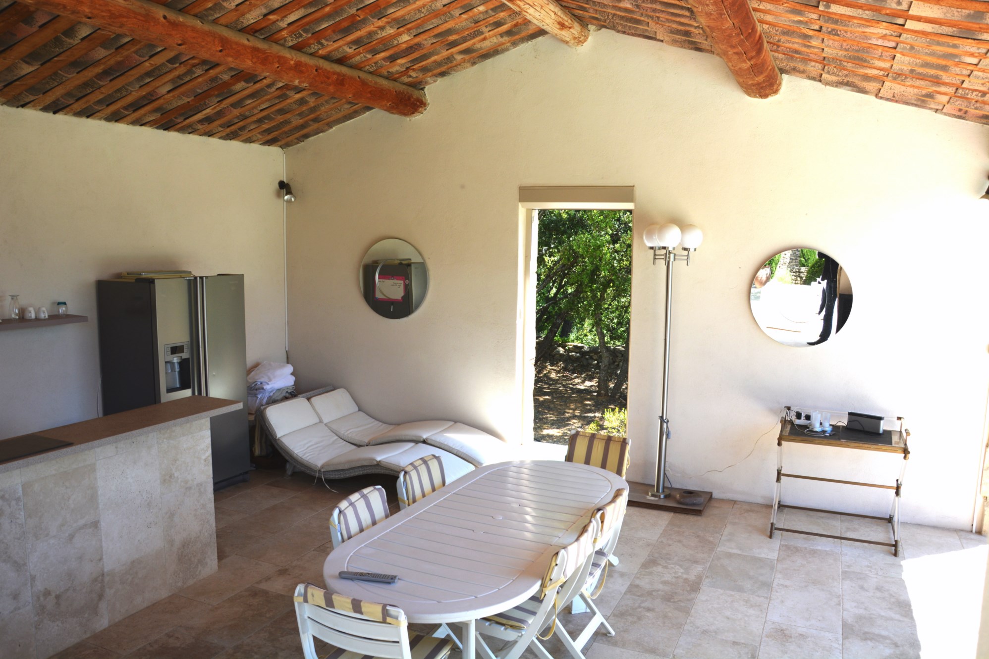 For sale in Gordes, charming property with pool and view of the valley and the hilltop village of Bonnieux