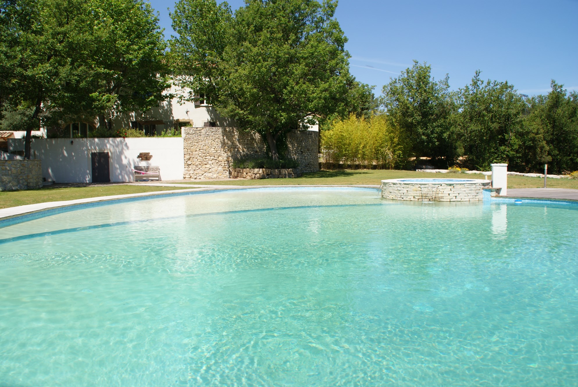 Southern Luberon, near Aix en Provence and just few minutes away from a village, contemporary property on 4 hectares