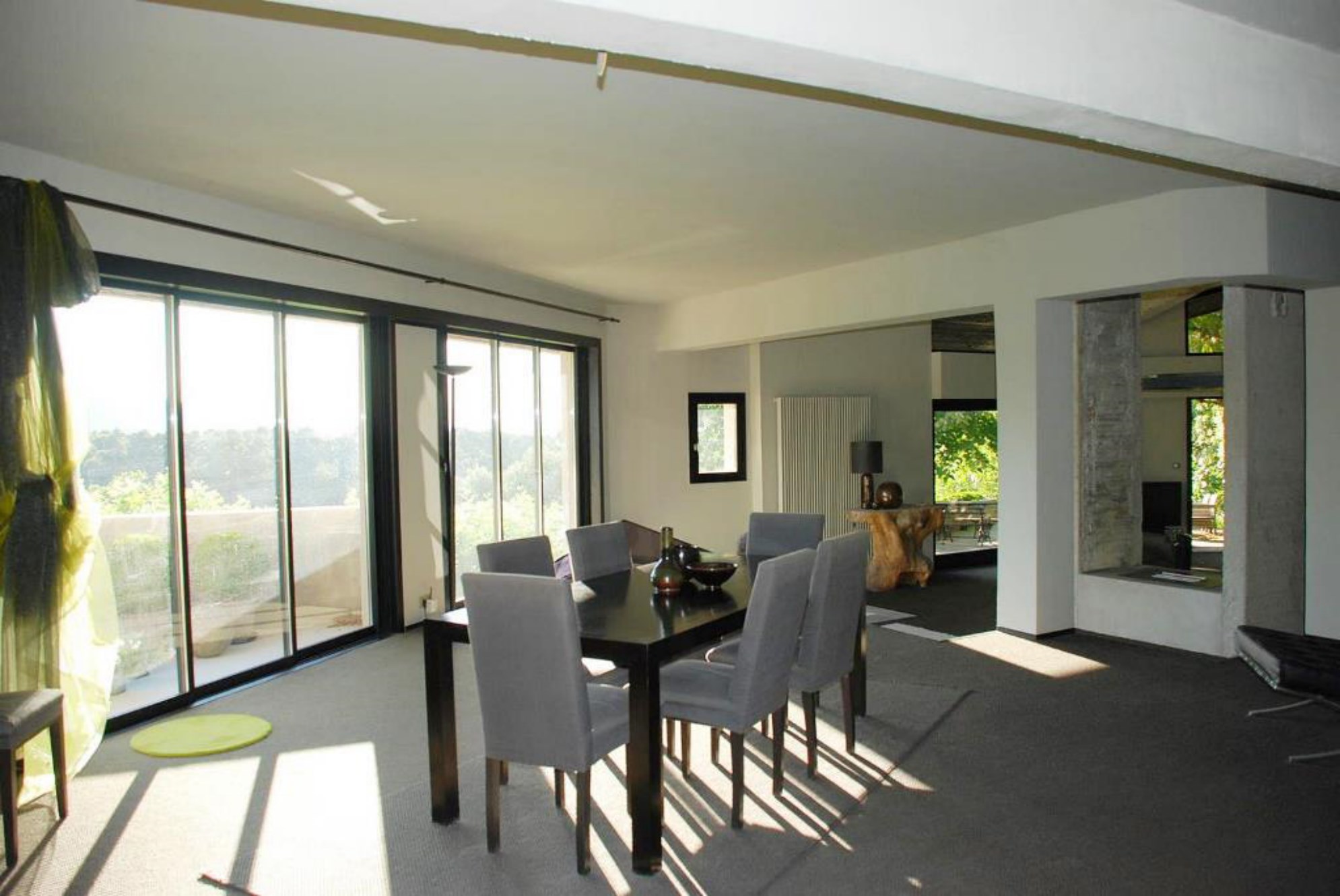 For sale, in Luberon, contemporary architect-designed house with panoramic views and pool