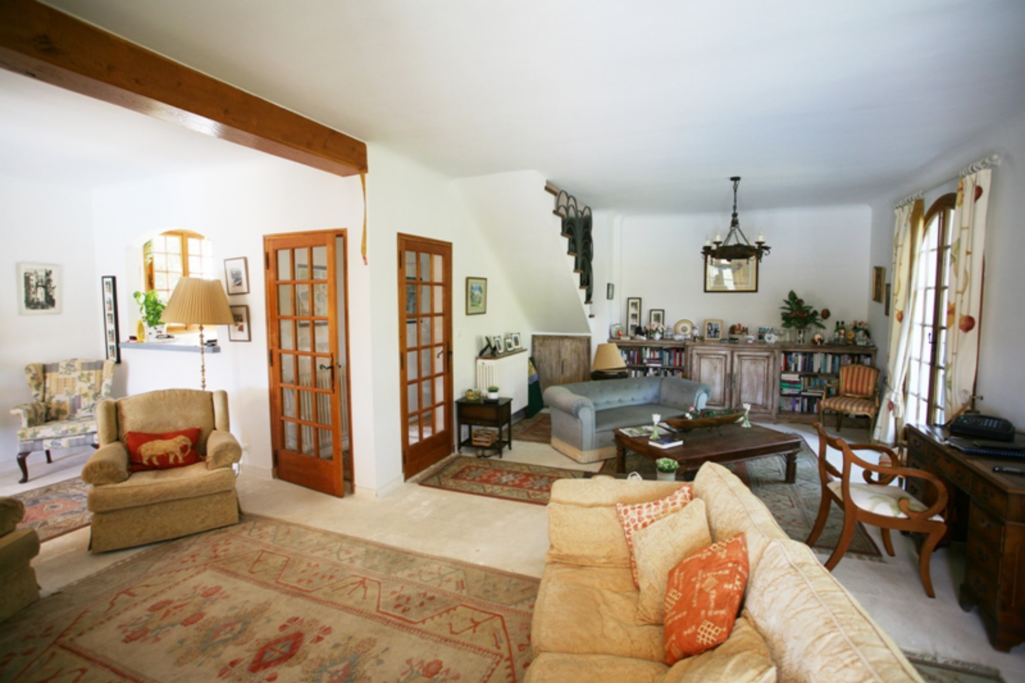 For sale, provencal property with pool and terrace overlooking a vineyard, countryside and facing the Luberon