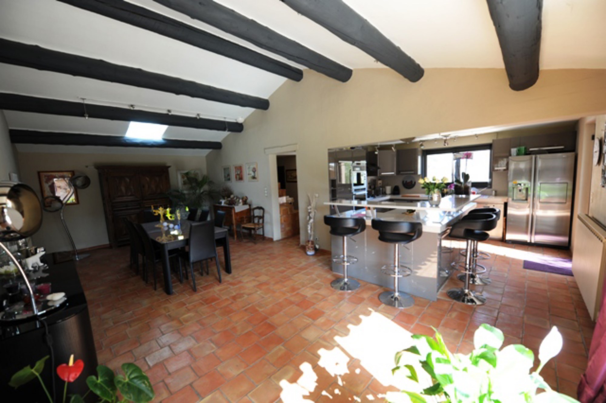 Maison contemporaine à vendre à Ménerbes en Provence