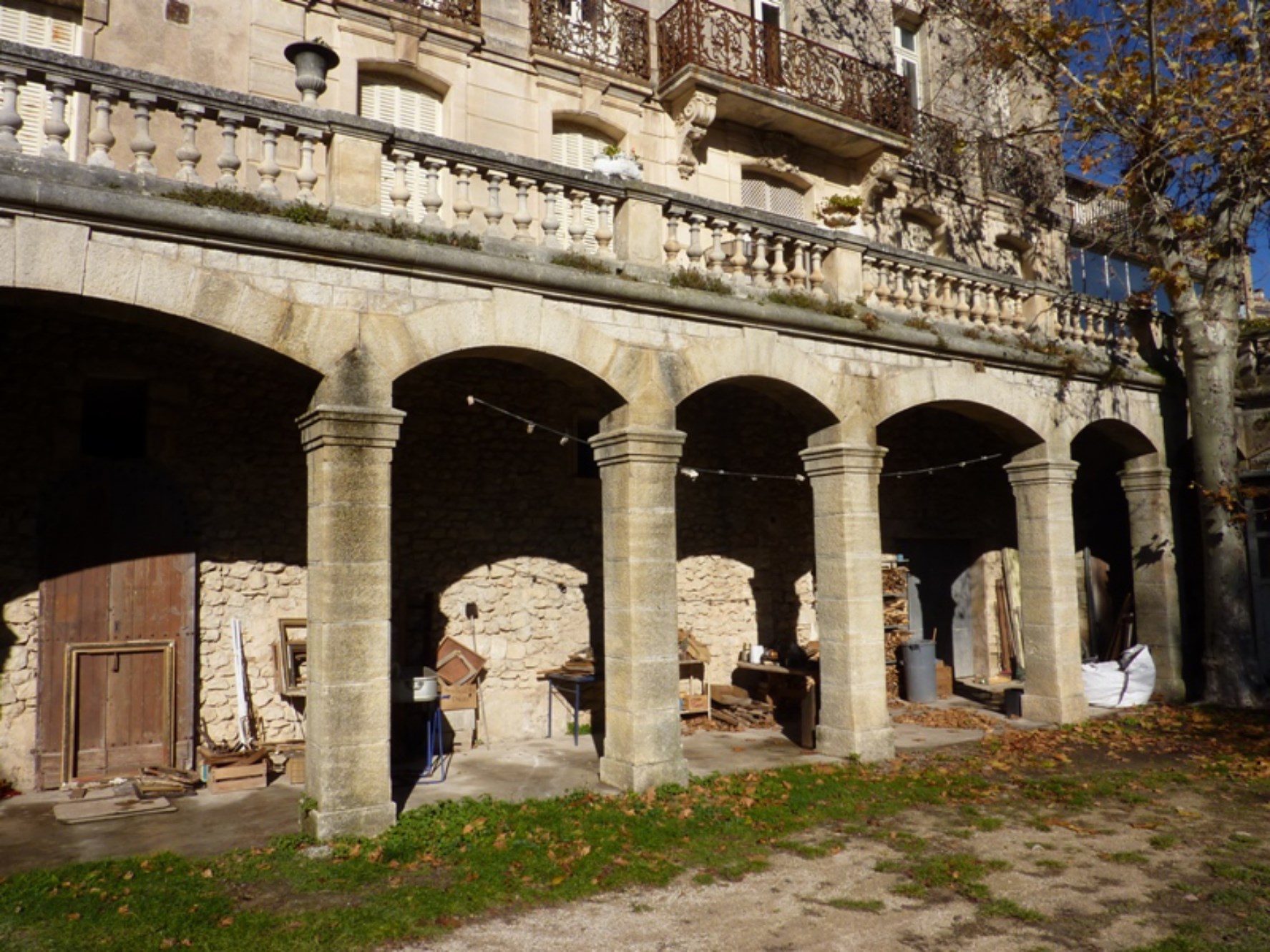 For sale in Pays of Sault, mansion of 27 rooms with gardens and terrasse