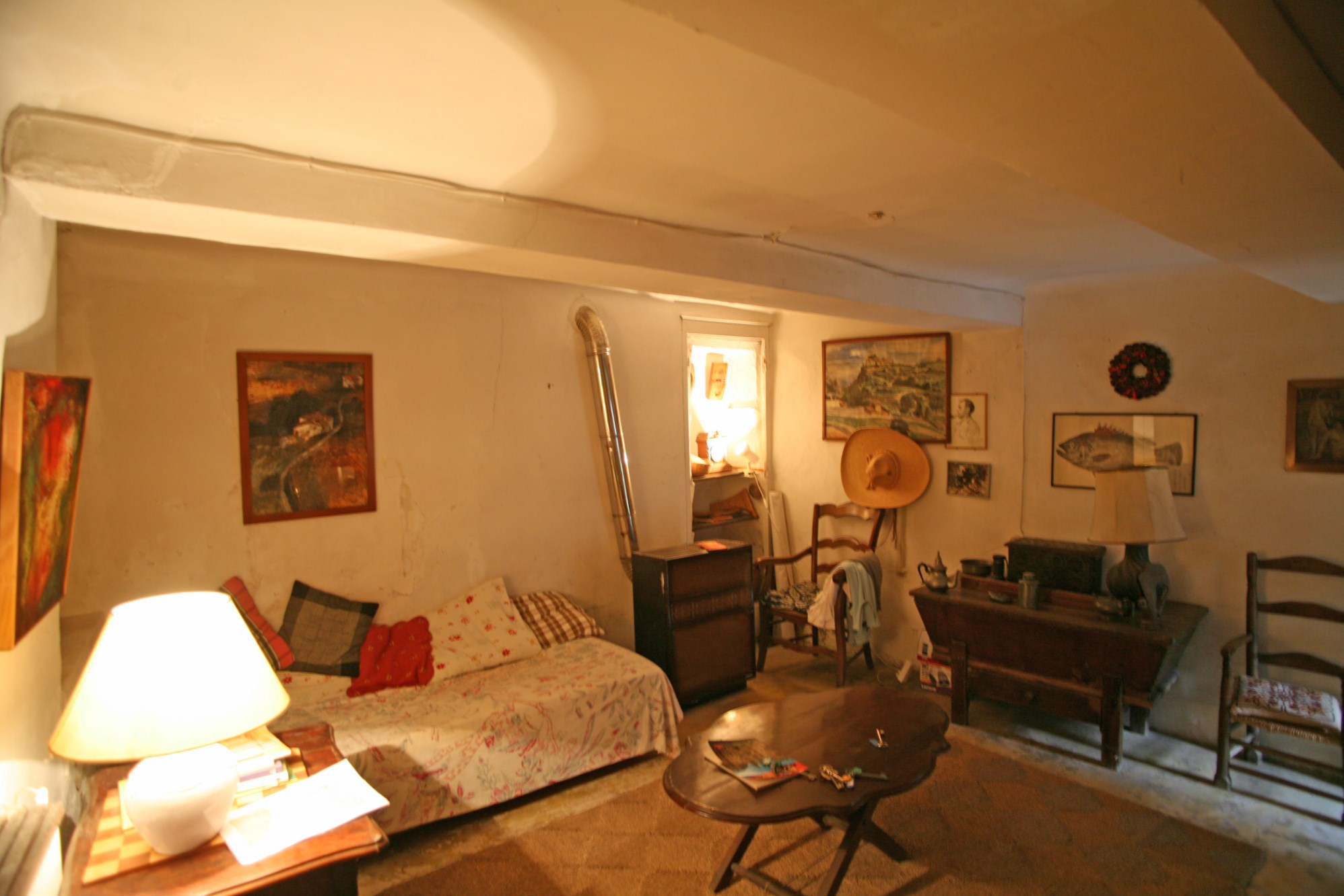  For sale, in a hill top village in Luberon, unique property consisting of two houses with exceptional views 