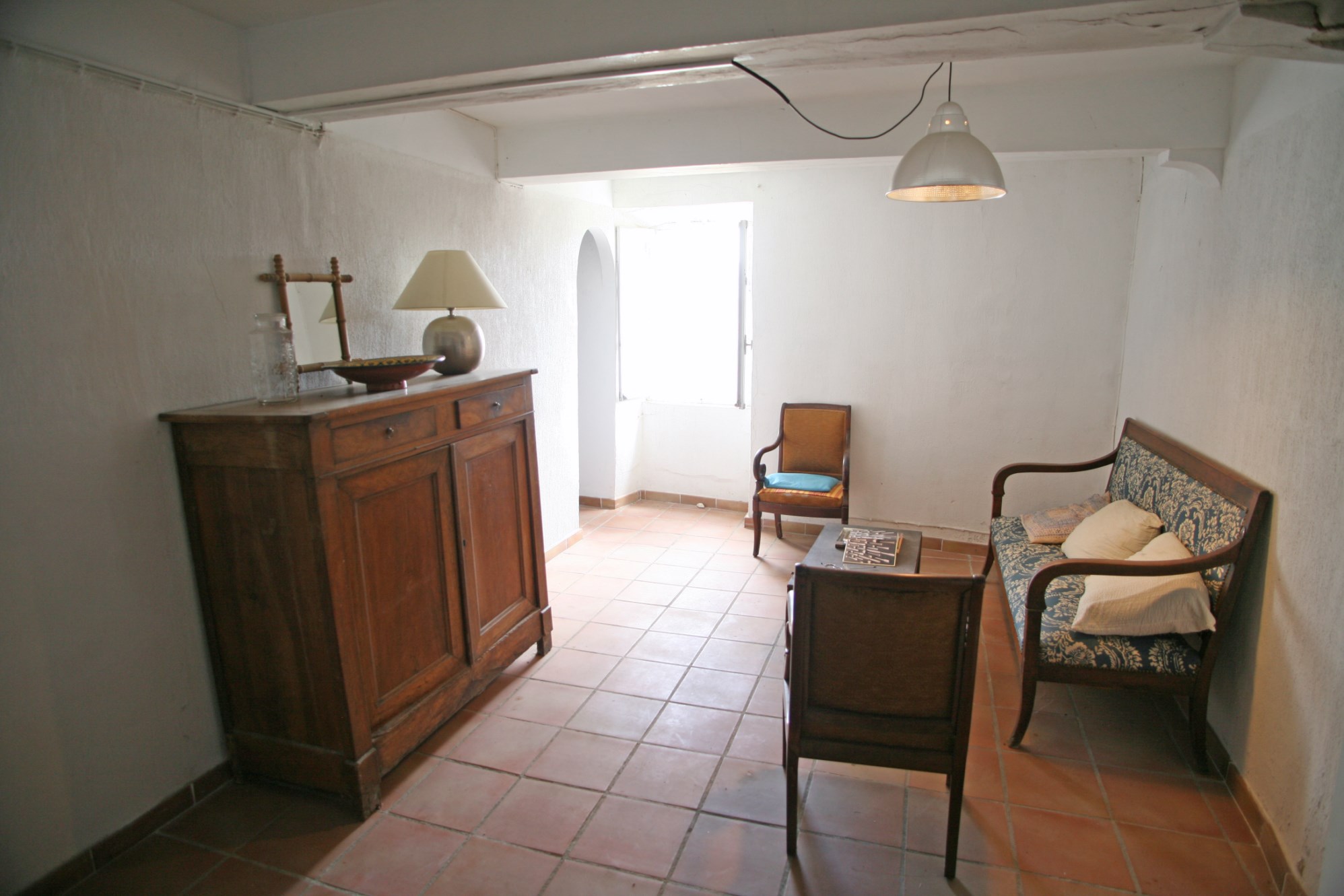  For sale, in a hill top village in Luberon, unique property consisting of two houses with exceptional views 