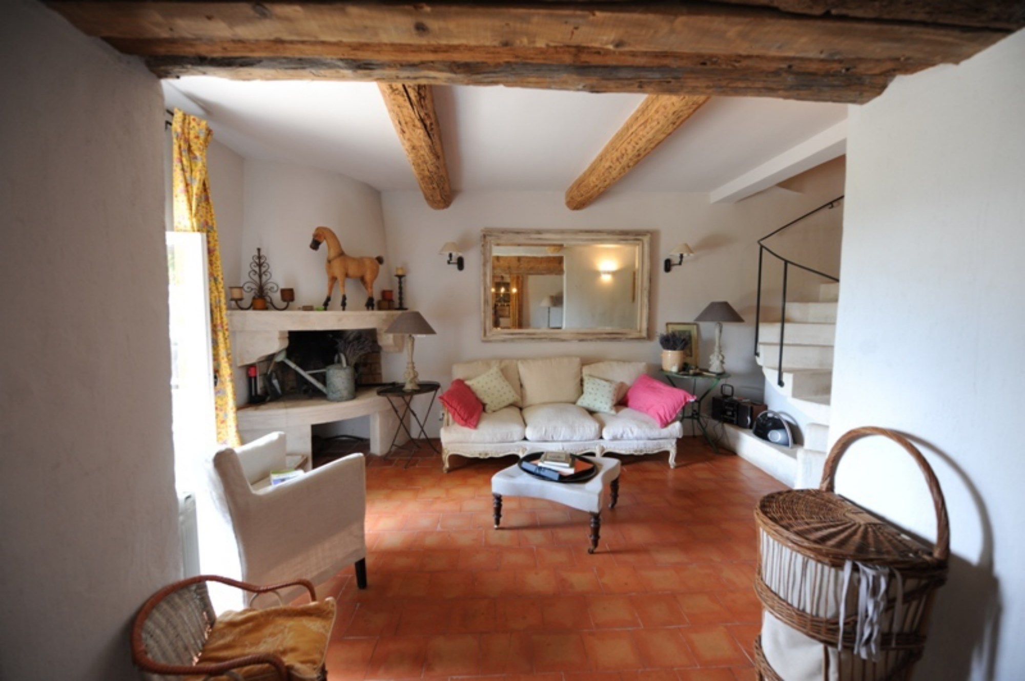 Between Monts du Vaucluse and Luberon, for sale, charming house with pool and a view on the valley