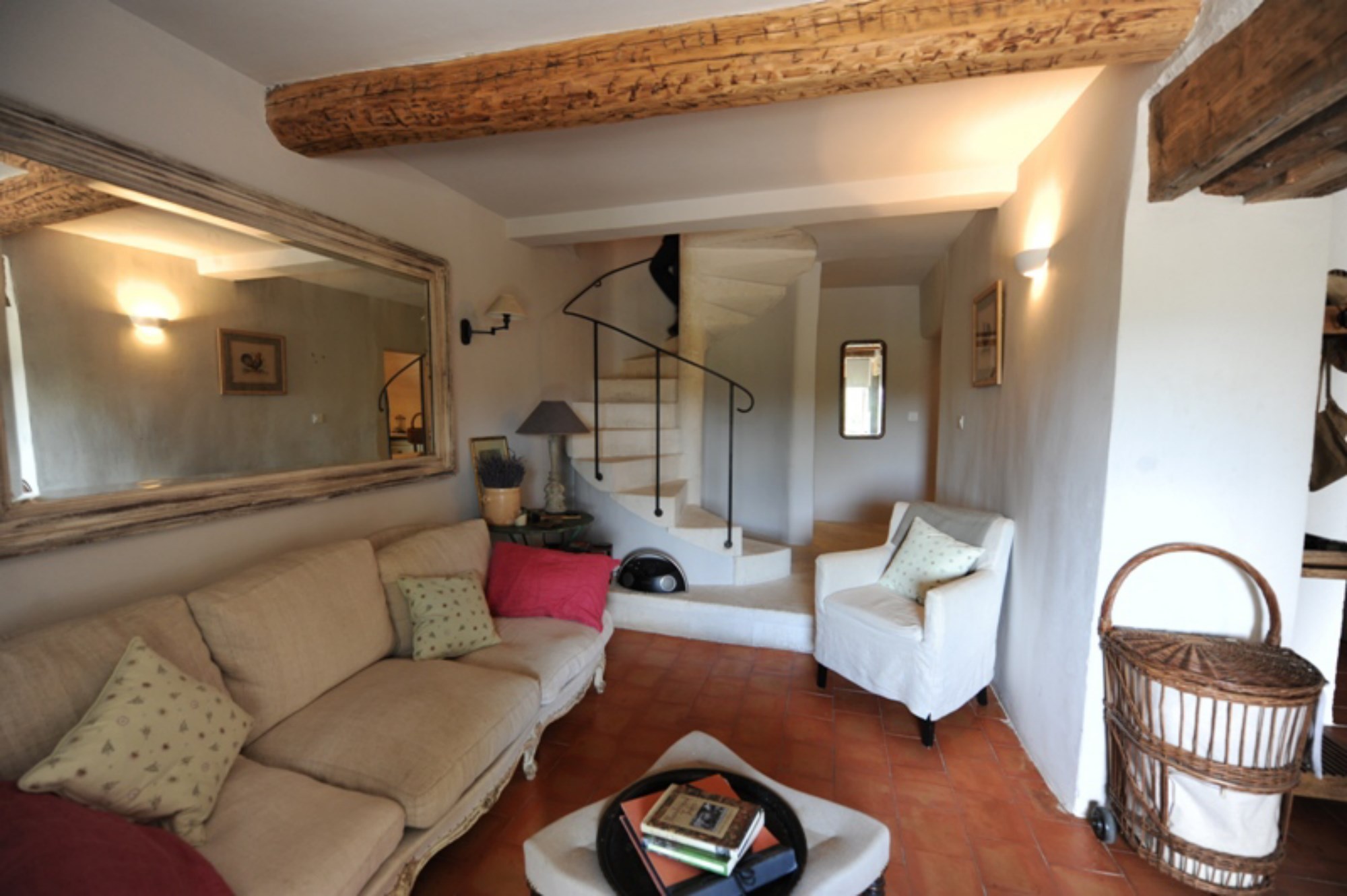 Between Monts du Vaucluse and Luberon, for sale, charming house with pool and a view on the valley