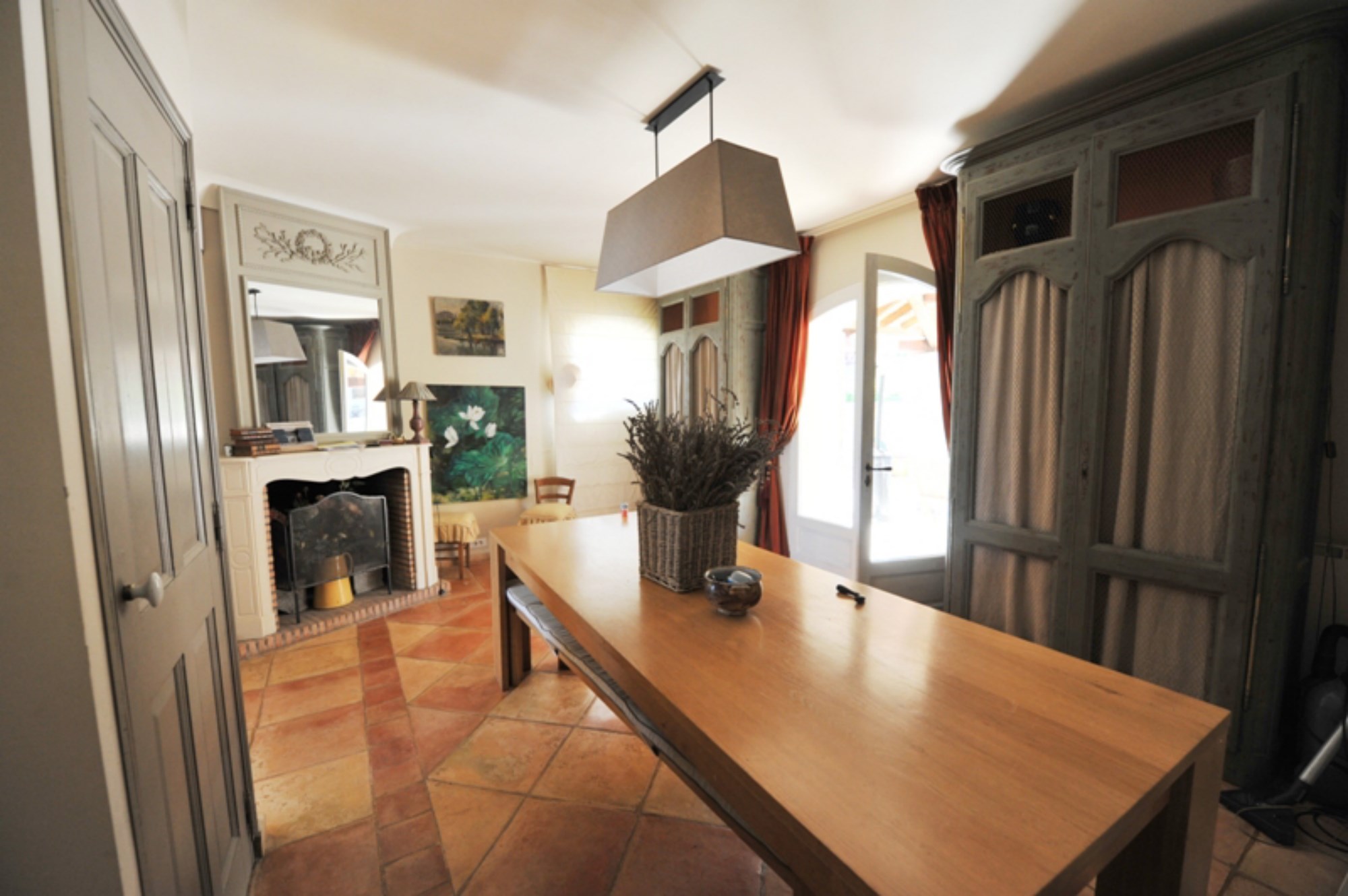 For sale, on the hills, exceptional provençale bastide, view at 180 °, pool house and swimming pool