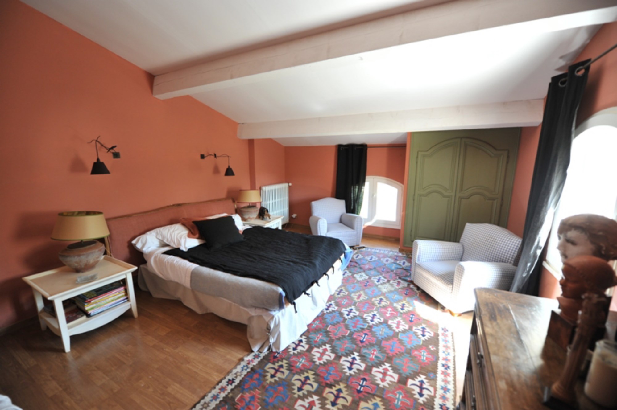 For sale, on the hills, exceptional provençale bastide, view at 180 °, pool house and swimming pool