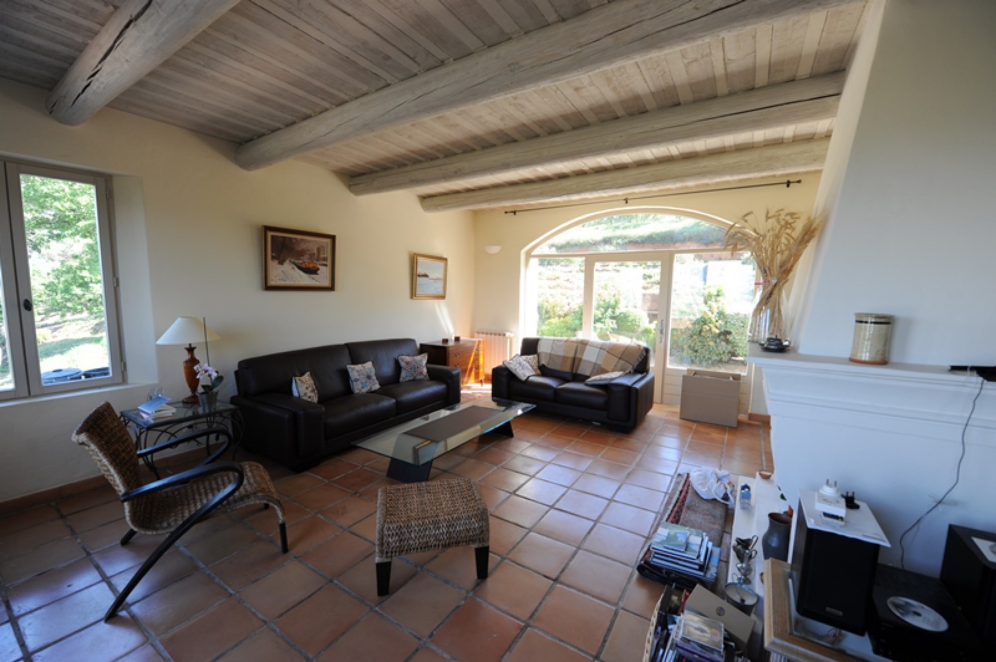 For sale, in Luberon, property including main house, independent appartment, and guest house with pool