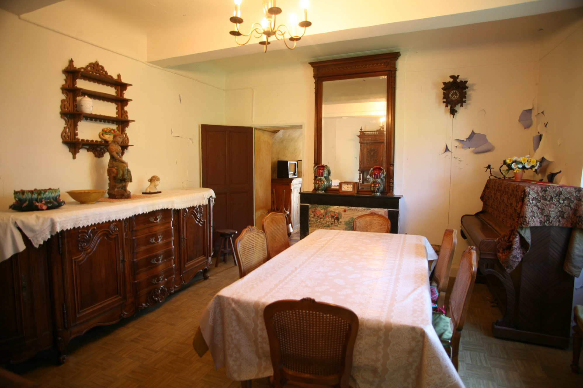 For sale, in Luberon, charming manor house needing some renovation on more than 4 hectares of land