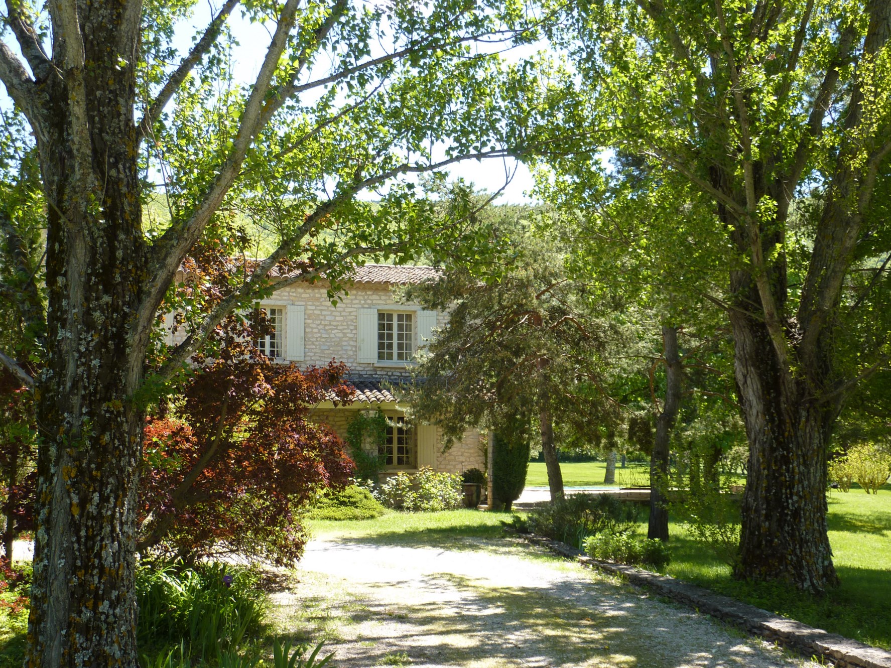 In Pays de Sault, for sale, family property surrounded by a outstanding park with swimming pool, heated veranda and terraces