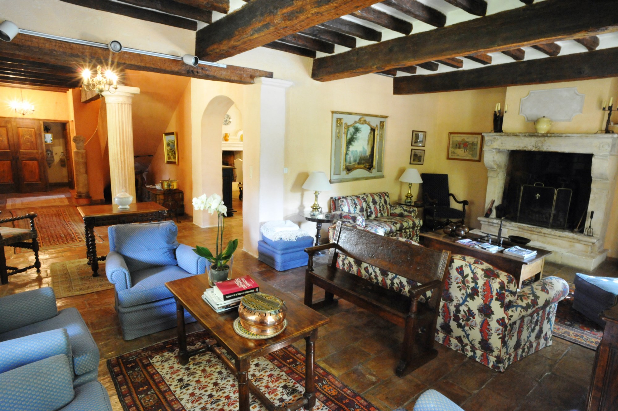In Pays de Sault, for sale, family property surrounded by a outstanding park with swimming pool, heated veranda and terraces