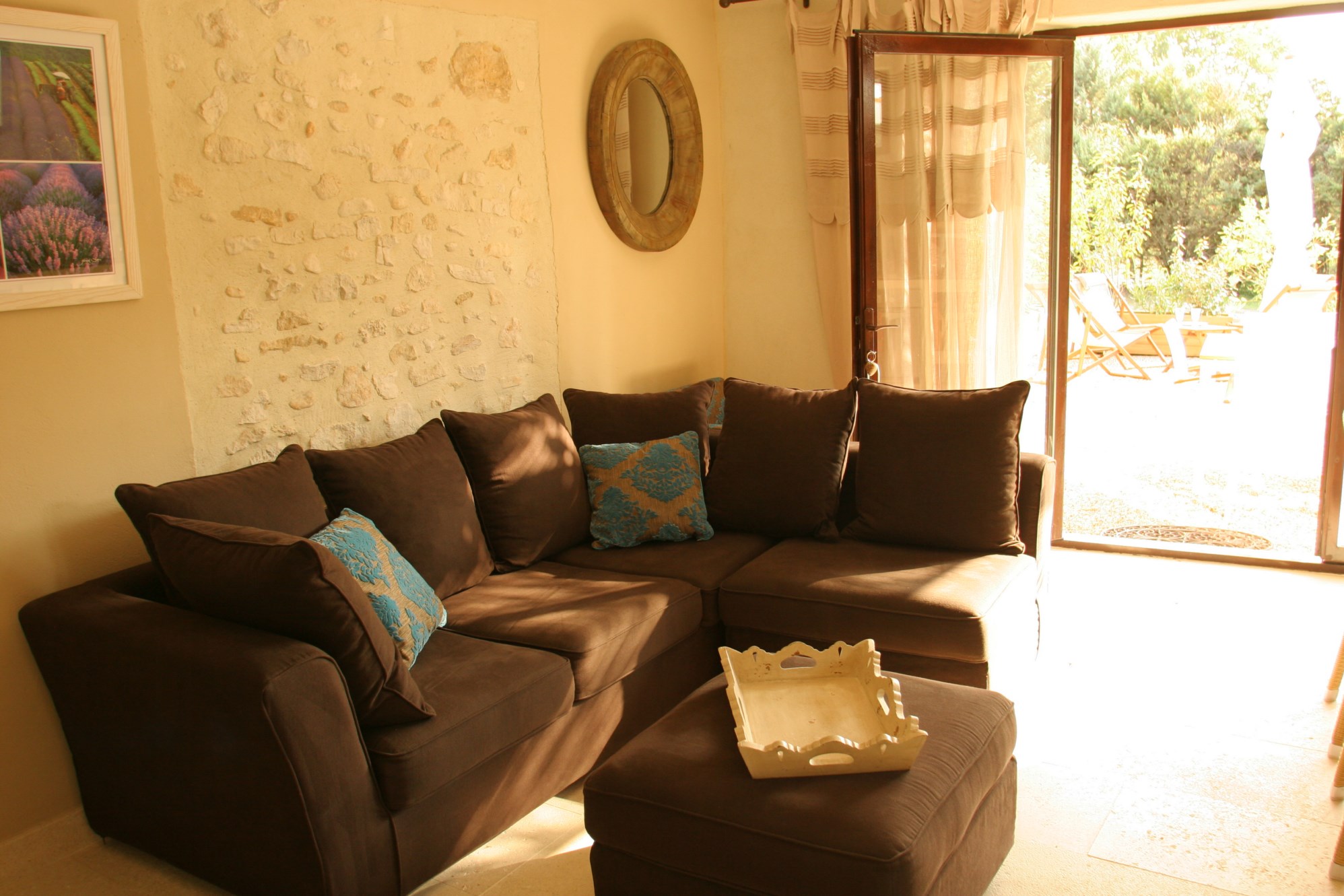 Near Gordes, in Luberon, authentic renovated farmhouse with a 2000 m² garden, outbuildings and pool 