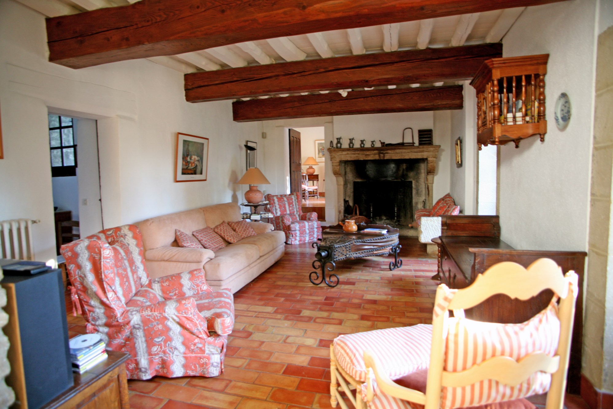 In sale, in Luberon, in a preserved natural park, property in 2 parts with swimming pool